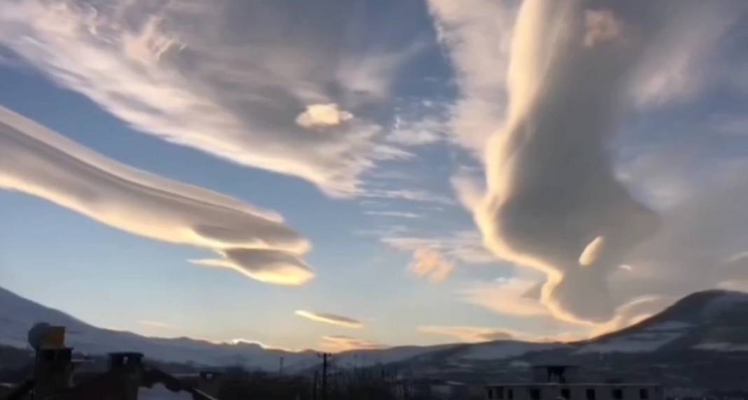 Gökyüzüne bakan şaştı kaldı! Depremin habercisi mi? Akşam saatlerinde ortaya çıktı, 45 dakika kaldı 5